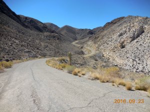death-valley-road